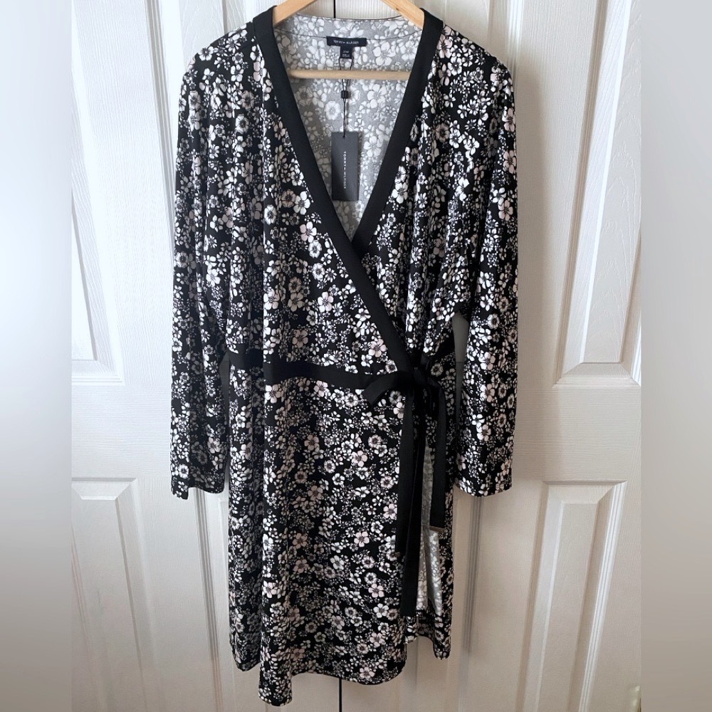 🆕 TOMMY HILFIGER Black and Pink Floral Knit Long Sleeve Midi Wrap Dress SZ 20W